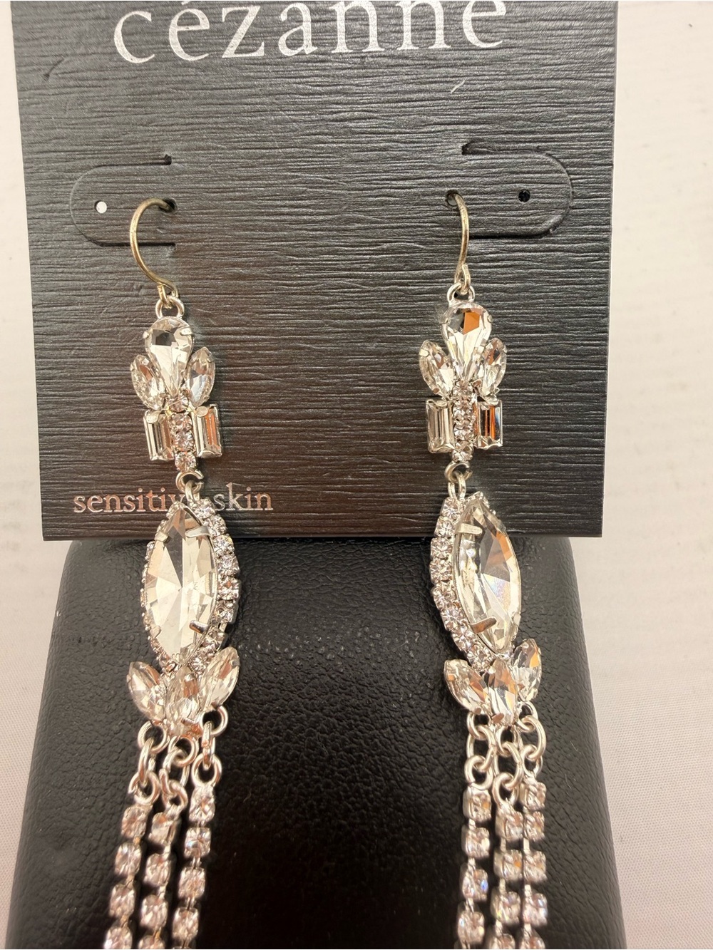 NWT Cezanne Silver Crystal Dangle Earrings - Picture 3 of 4